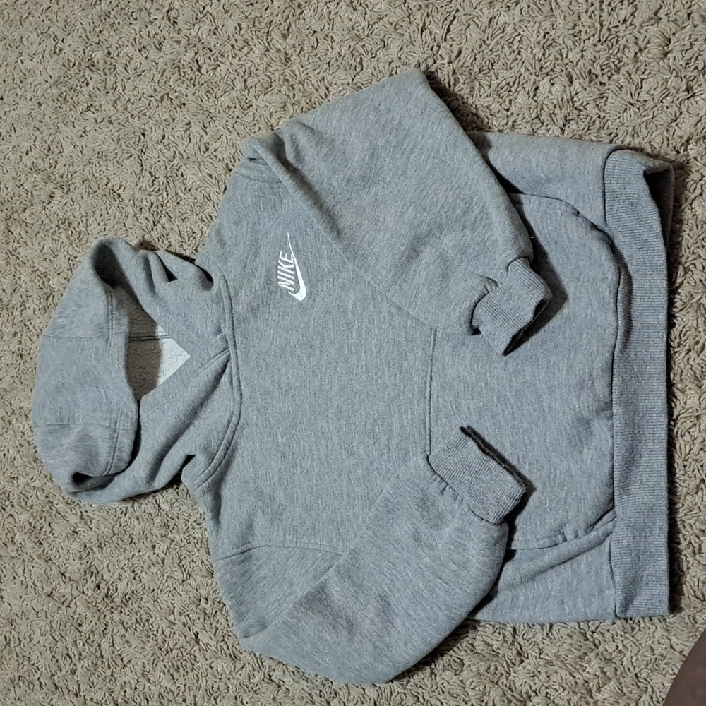 Nike hoodie kids sz medium 5-6 years solid grey